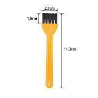 Маленька щітка для чищення насадок і дрібних елементівів побутової техніки