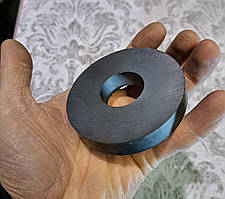 Магніт круглий феритовий посилений 84мм/15мм/32мм