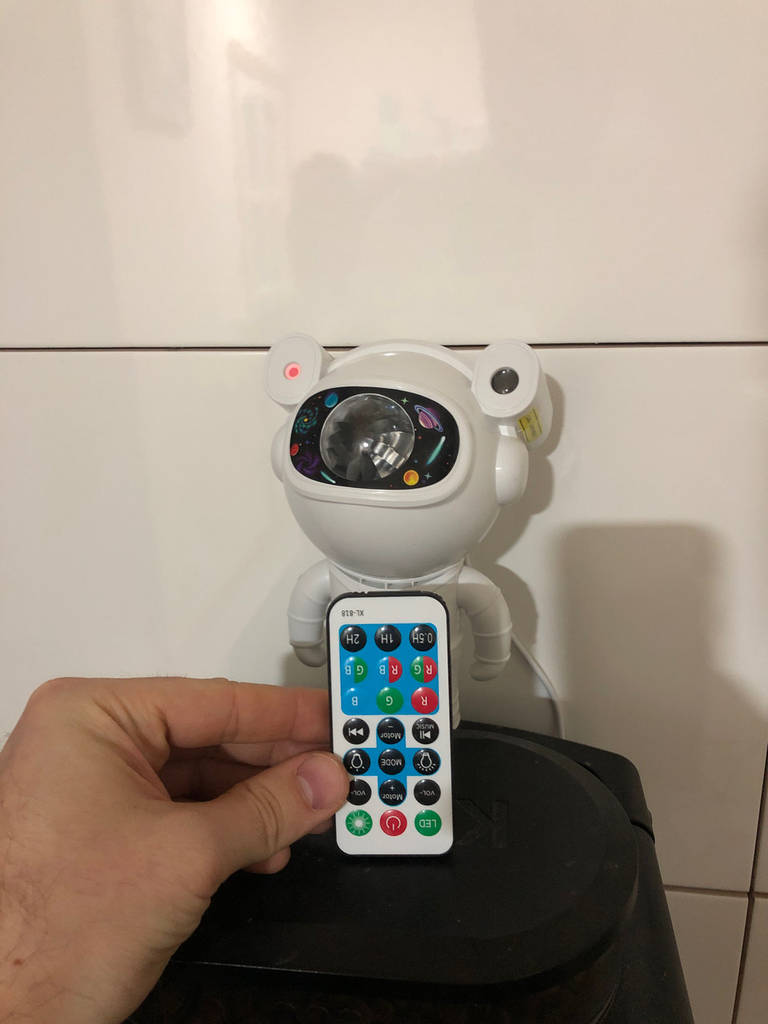 Нічник Астронавт світлодіодний проєктор зоряного неба з Bluetooth колонкою - фото покупців 1