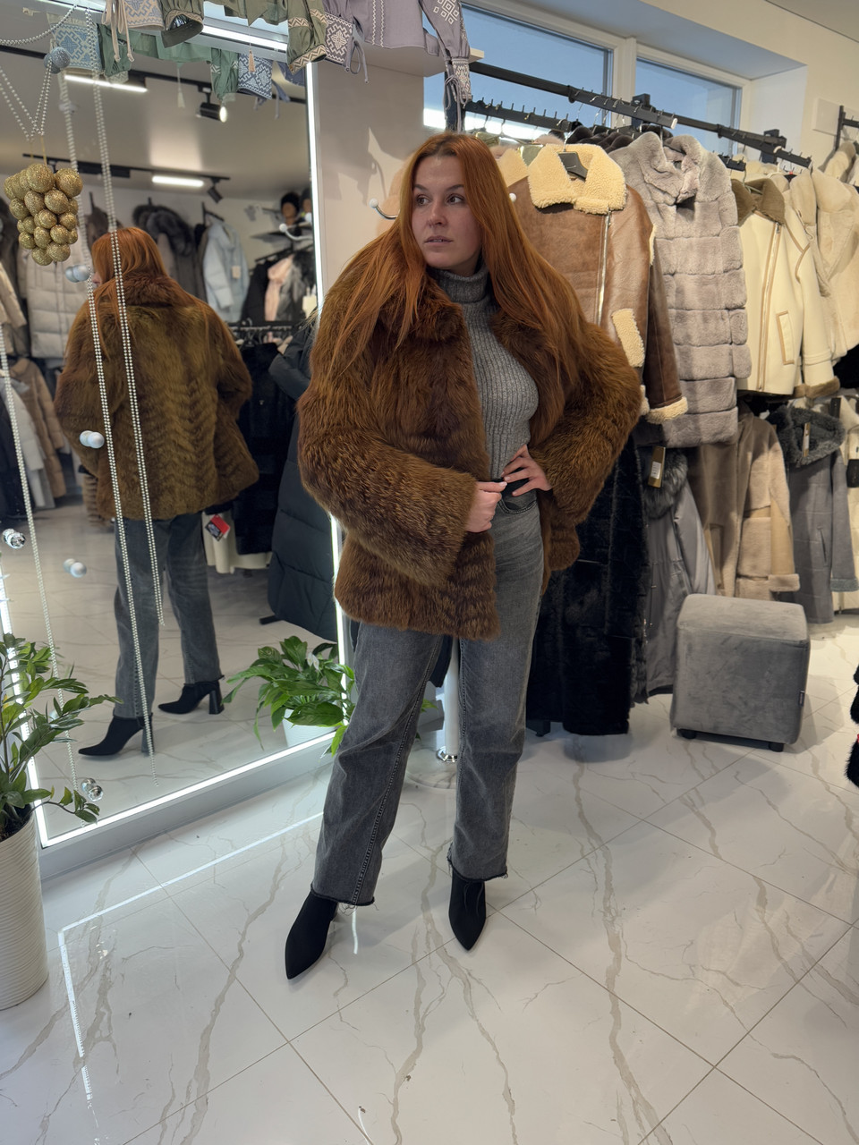 Хутряна шуба з лисиці.