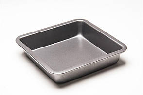 Квадратна форма для випікання Maestro MR-1104 225×225×45 мм з антипригарним покриттям і виготовлена з вуглецевої сталі