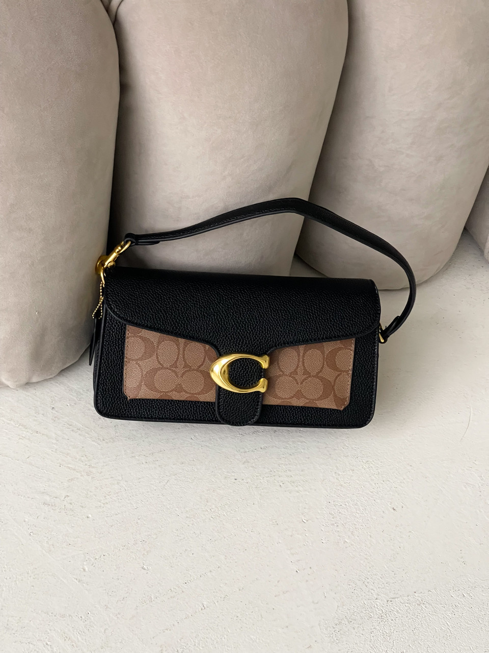 Жіноча сумка Coach Tabby чорно-бежевий структурна Коуч через плече, фото 1