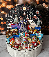 Набір солодощів красива подарункова коробка цукерок та шоколадок новорічний подарунок для дитини.