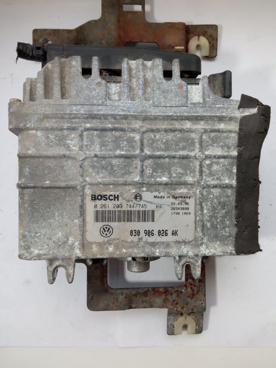 Електронний блок керування Volkswagen Bosch 0 261 203 744/745 / 0261203744/745 / 030 906 026 AK / 030906026AK