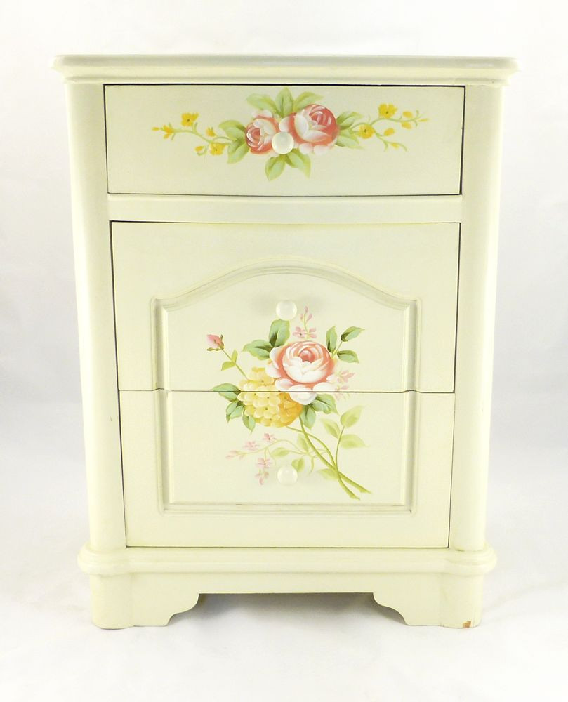 Комод Прованс з трьома висувними ящиками-2 троянди Гранд Презент WV13007