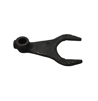 Вилка перемикання 1-ї, 2-ї, 4-ї передач і заднього ходу ЮМЗ 36-1702024