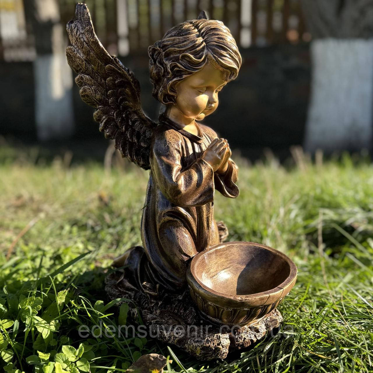 Садова фігура Янгол на колінах біля чаши, бронзовий, скульптура ангела на могилу, фігура янгола, скульптура ангел
