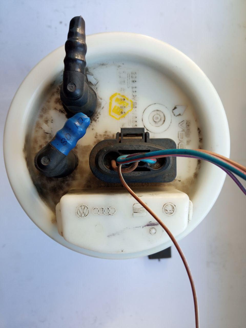 Паливний насос Volkswagen Golf 1.4 / Audi / Seat / Skoda VDO 228 233/001/003 / 228233/001/003 / 1J0 919 051 N / 1J0919051N, фото 1