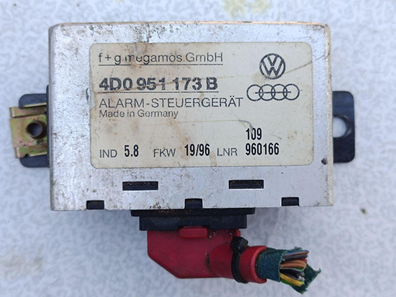 Електронний блок керування Volkswagen / Audi A6 / C4 4D0 951 173 B / 4D0951173B / 109 960 166 / 109960166