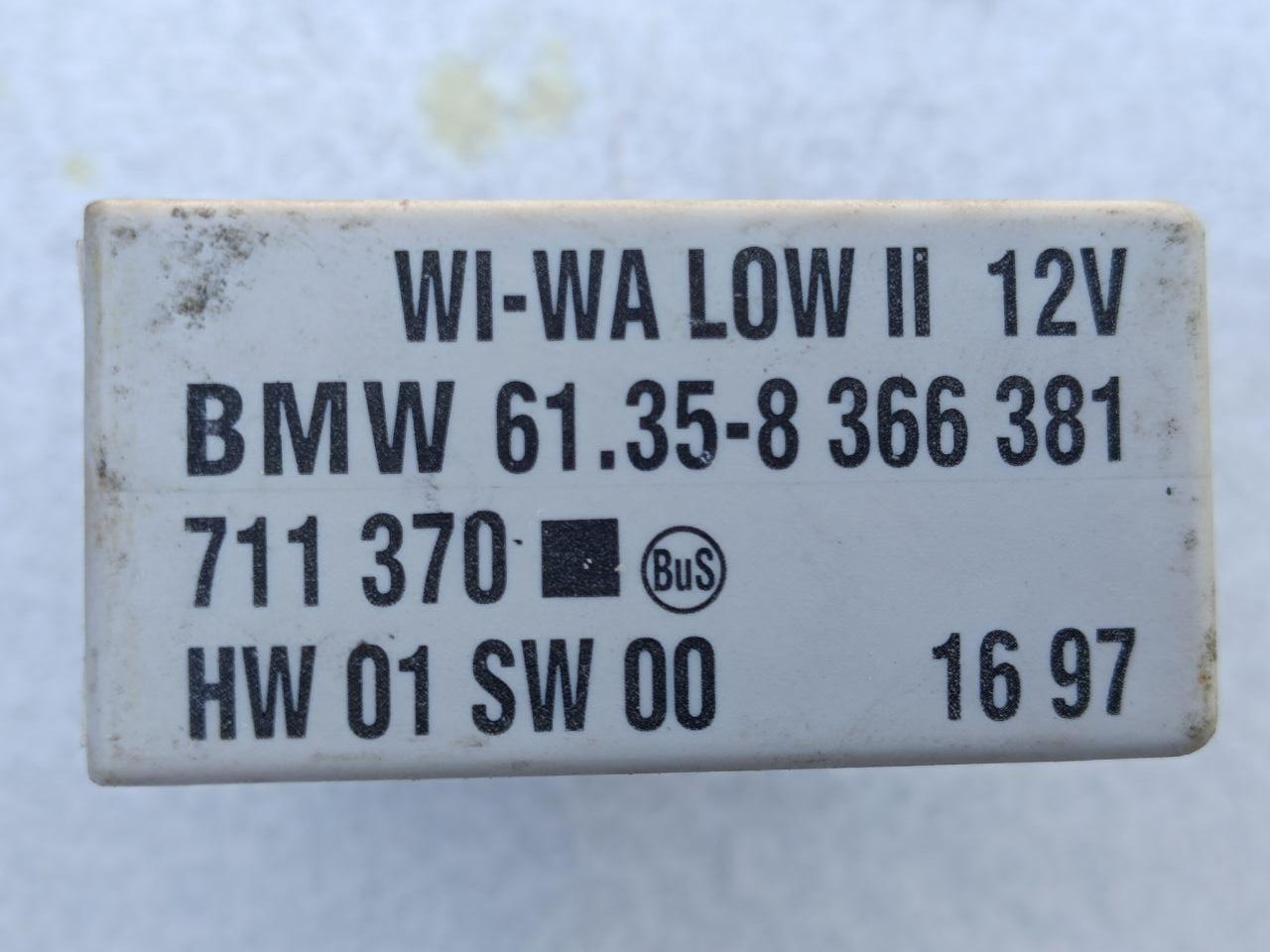 Електронний блок керування BMW E36 61.35-8 366 381 / 61358366381 / 711 370 / 711370 / HW 01 SW 00 / HW01SW00 / 1697