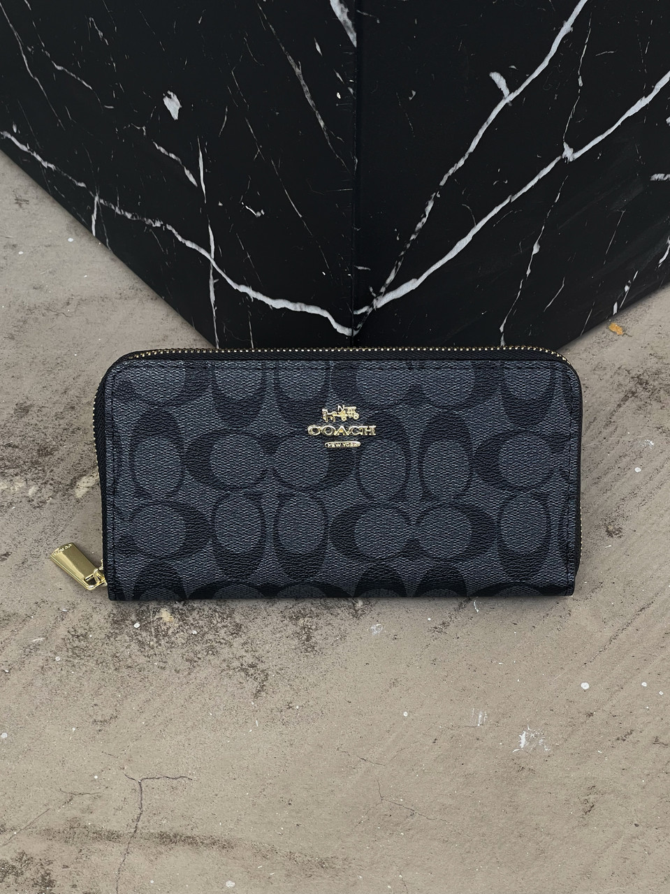 Жіночий гаманець Coach чорний на багато відділень великий Коуч, фото 1