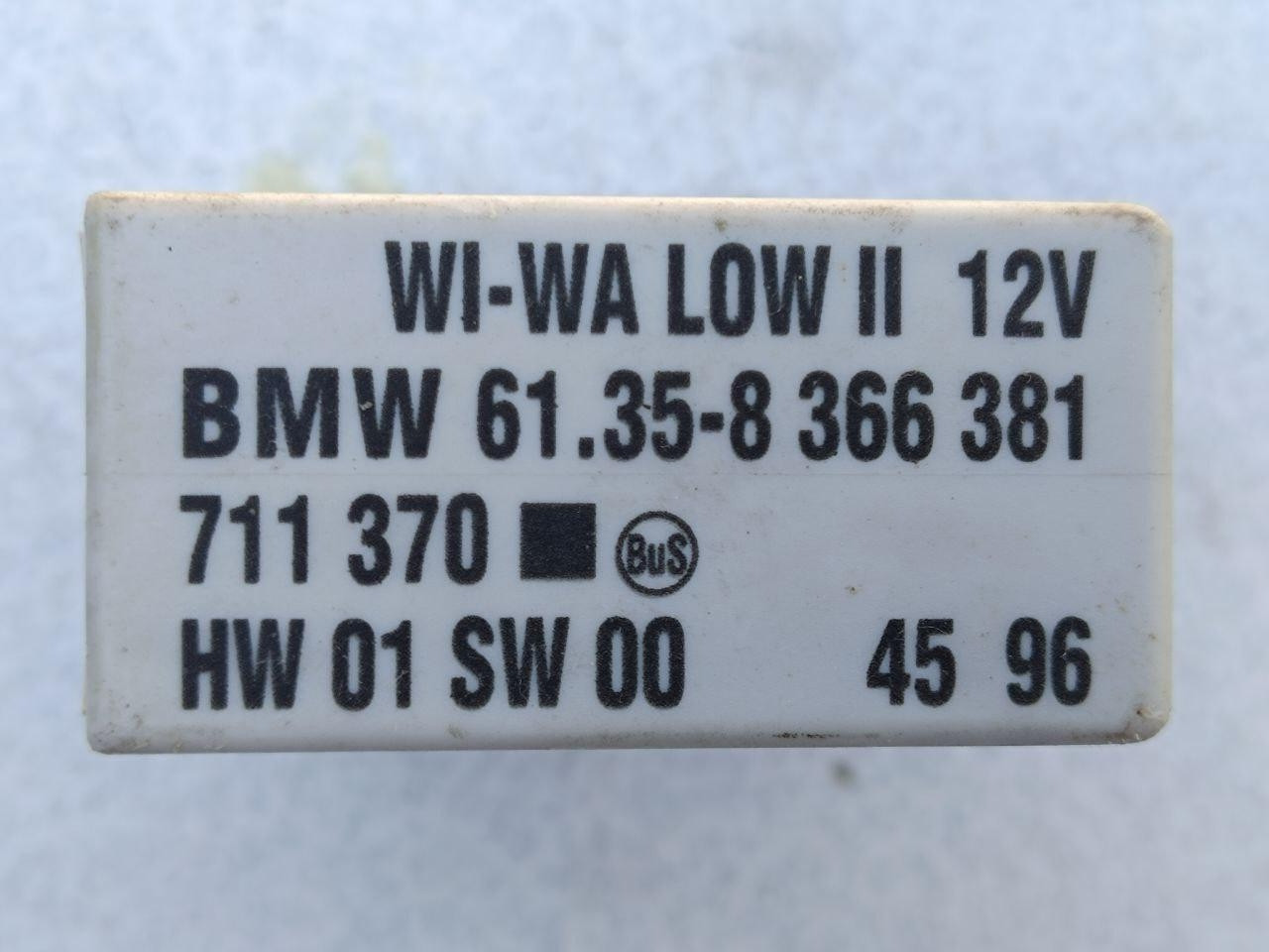 Електронний блок керування BMW E36 61.35-8 366 381 / 61358366381 / 711 370 / 711370 / HW 01 SW 00 / HW01SW00 / 4596