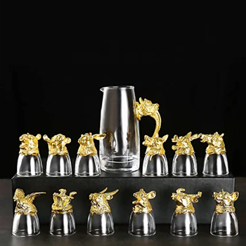 Подарунковий набір чарок з графином прикрашені головами тварин, 12 чарок та графін