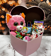 Набір цукерок з іграшкою коробки у вигляді серця подарунковий набір солодощів.