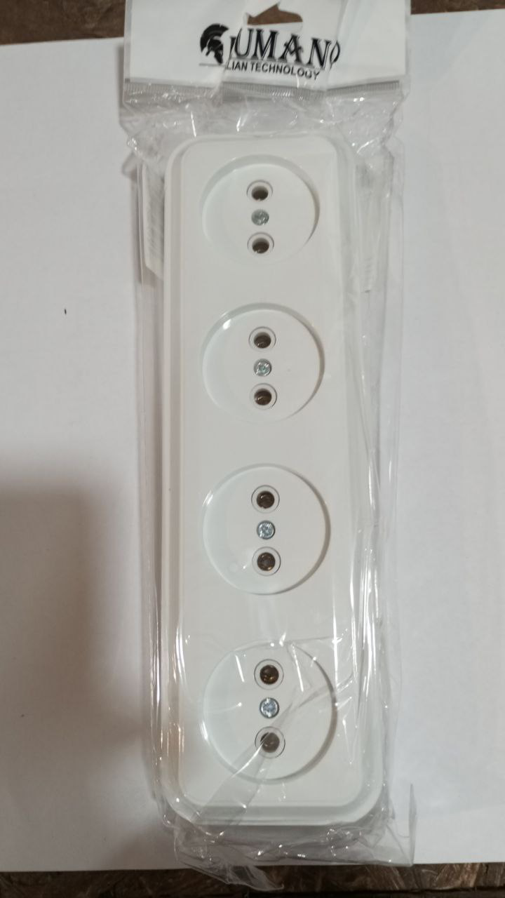 Розетка чотирна б/з зовнішня біла РА16-246 (100шт/ящ) ROYAL (інд.підключення) (19963)*