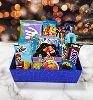 Солодкий набір цукерок красива подарункова коробка цукерок та шоколадок