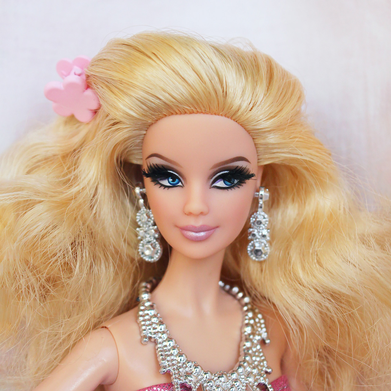 Колекційна лялька Барбі Barbie Look City Shine в унікальному образі