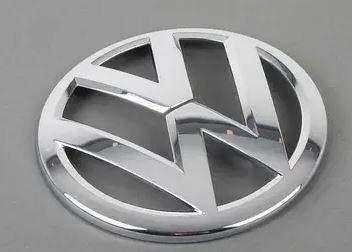Емблема передня, значок з лого решітки радіатора VW Volkswagen 137 мм GOLF 7 Хром