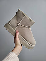 Жіночі зимові легкі стильні угги Ugg Mini Platform Beige з натуральної замші, бежеві