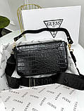 Сумка жіноча Guess чорний рептилія крос боді через плече Гесс, фото 3