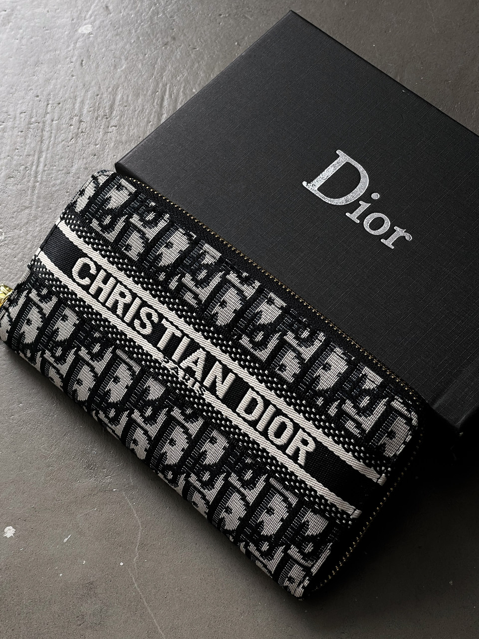 Жіночий гаманець Christian Dior сірий з написом Діор