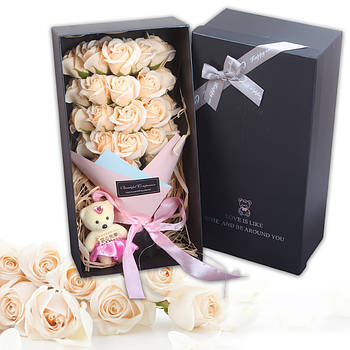 Мило у вигляді букета троянд із плюшевим ведмежатим у подарунковій упаковці KR-05 Подарунковий набір