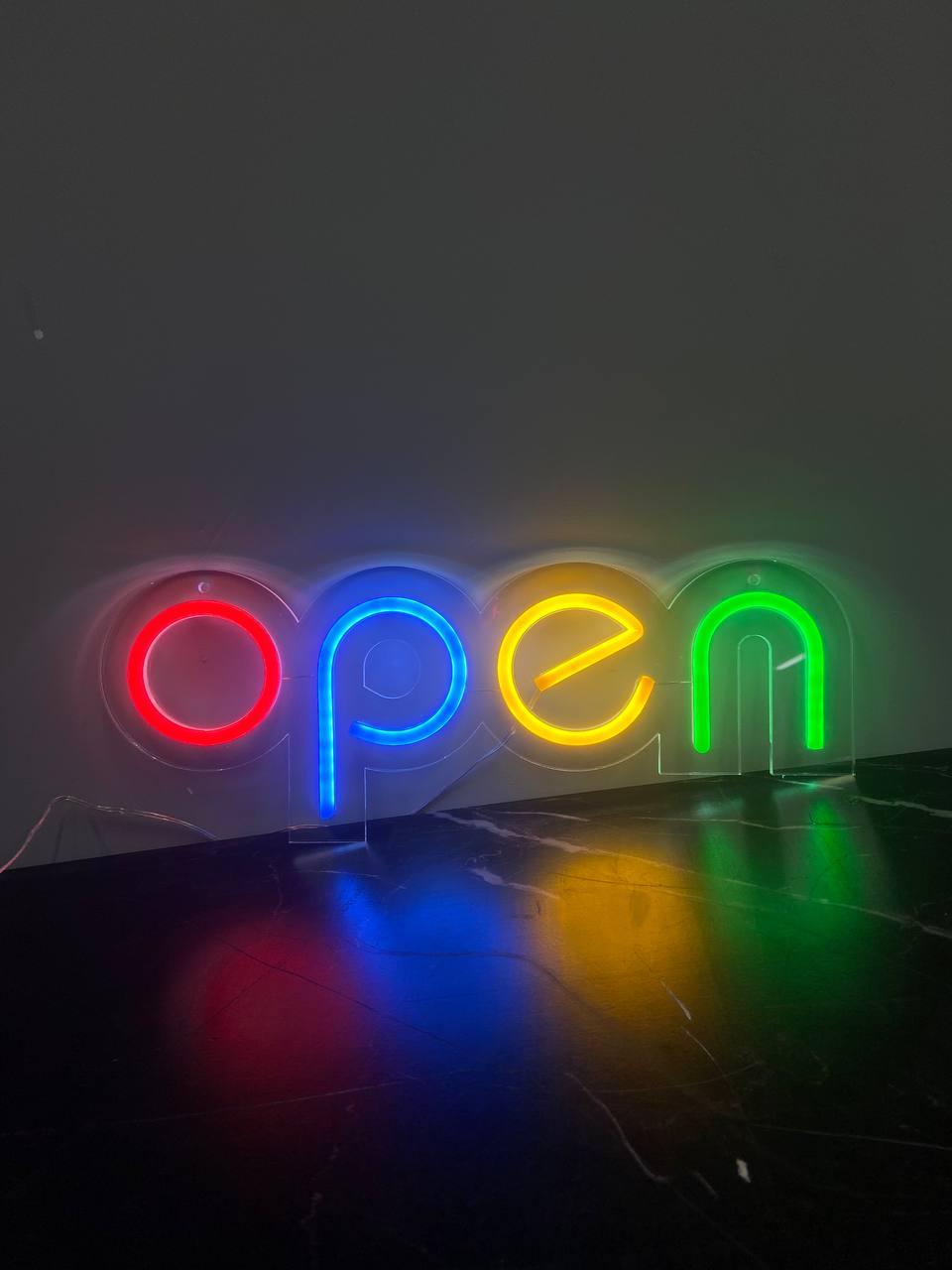 Вивіска OPEN світиться, фото 1