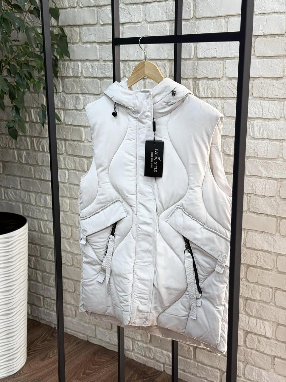 Стильна жіноча жилетка на синтепоні 200, тканина "Плащівка" розмір 56