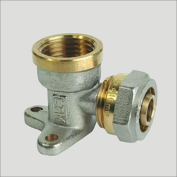Кут монтажний 16х1/2" В металопластиковий
