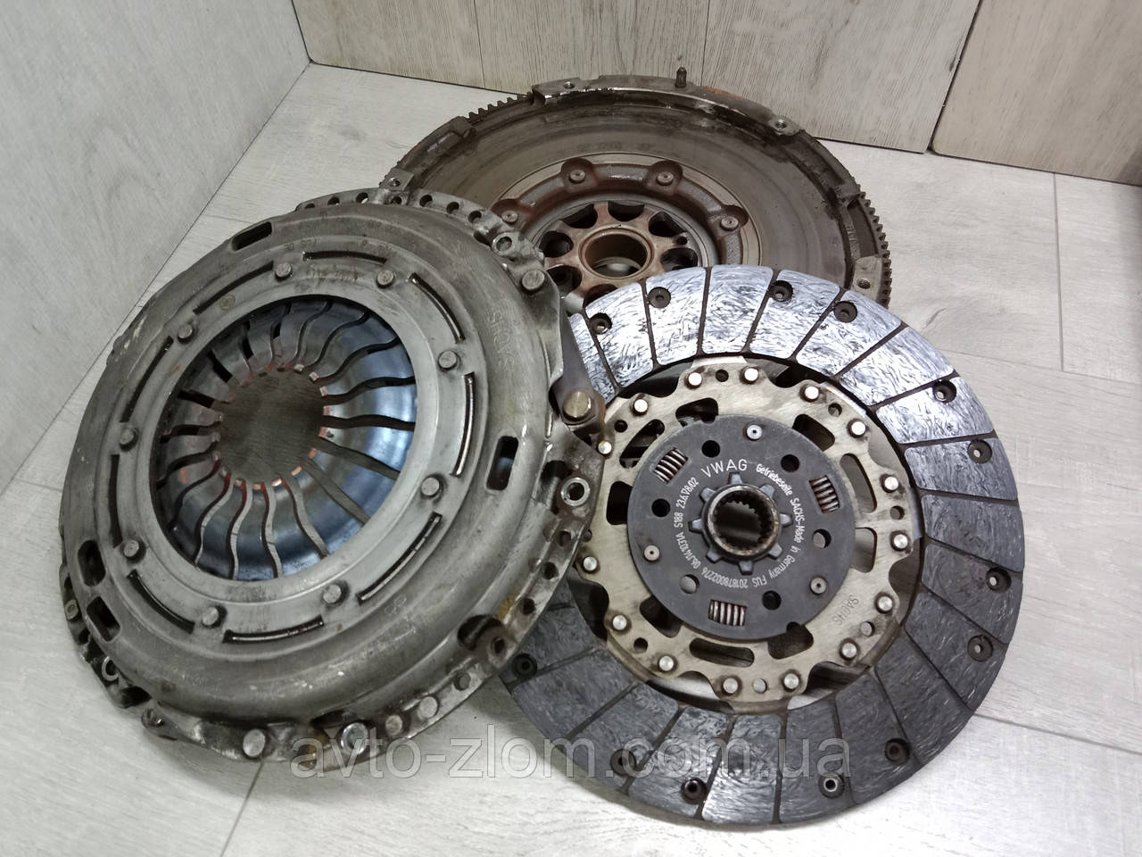 Комплект зчеплення з маховиком Volkswagen Passat B6, Jetta 4, Tiguan 1.8 - 2.0 TSI, TFSI. 06J105266H., фото 1