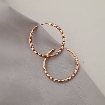 Сережки конго із золота з орнаментом без каменів 1.20