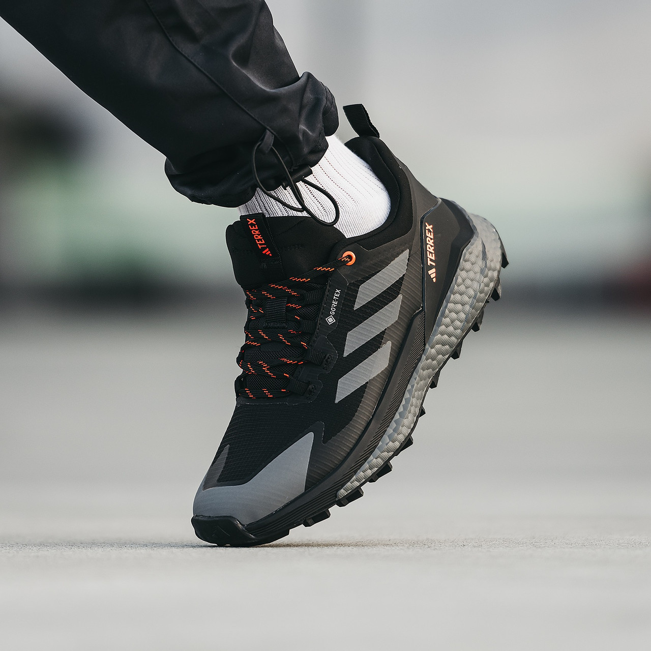 Зимові Чоловічі Кросівки Adidas Terrex Free Hiker 2.0 GTX / Адідас Террекс Фрі Хайкер 2.0 ГТХ Чорні з Сірим