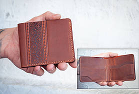 Маленький гаманець чоловічий шкіряний світло-коричневий тиснення вишивка, біфолд без застібки, гаманець мінімалізм