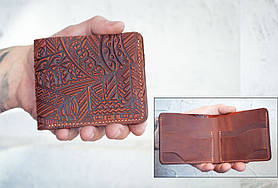 Маленький гаманець чоловічий шкіряний світло-коричневий тиснення Карпати, біфолд без застібки, гаманець мінімалізм