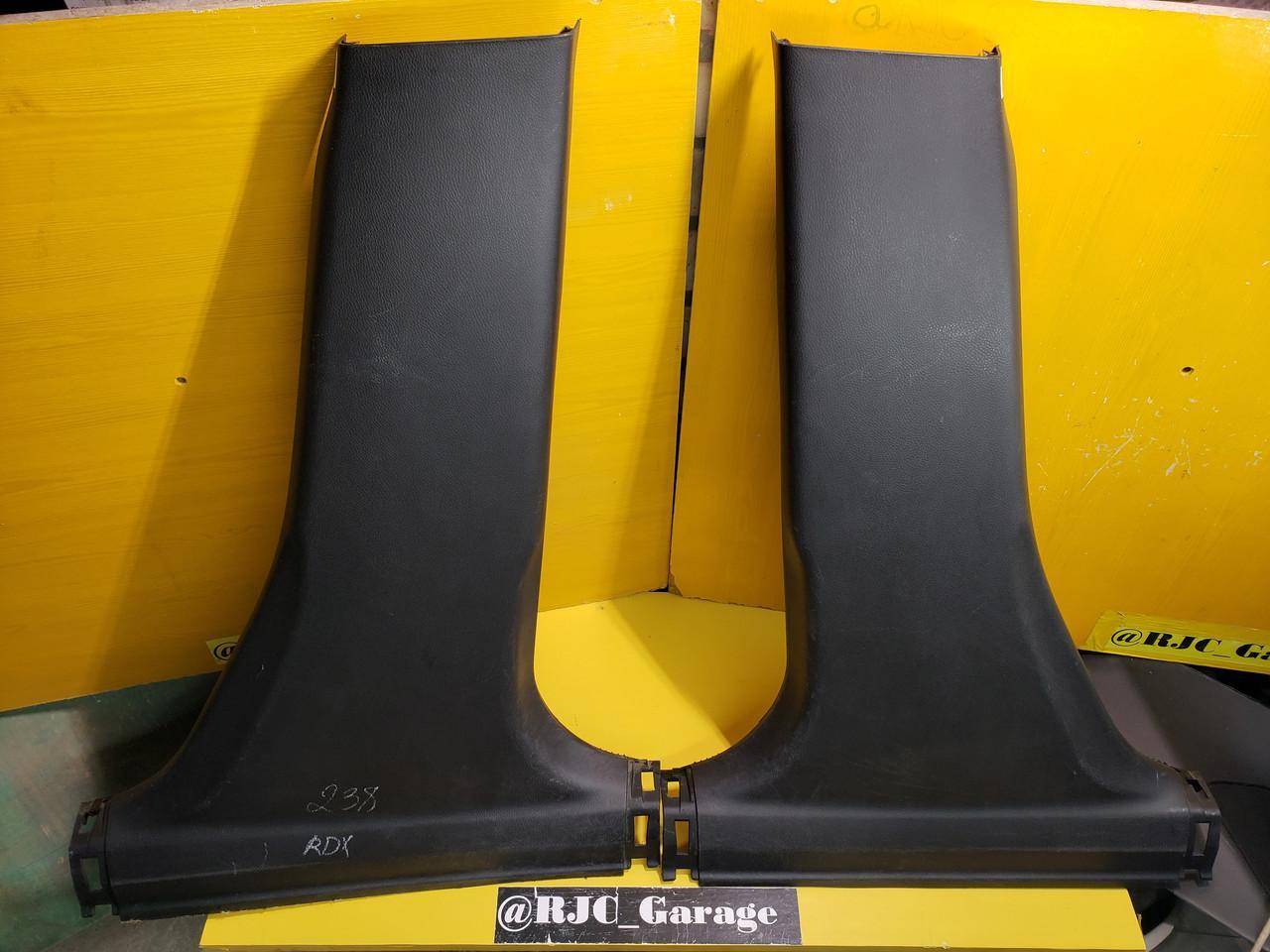 Пластикова накладка (обшивка) нижня середня стійка Acura RDX 07-12 84171-STK-A01ZA