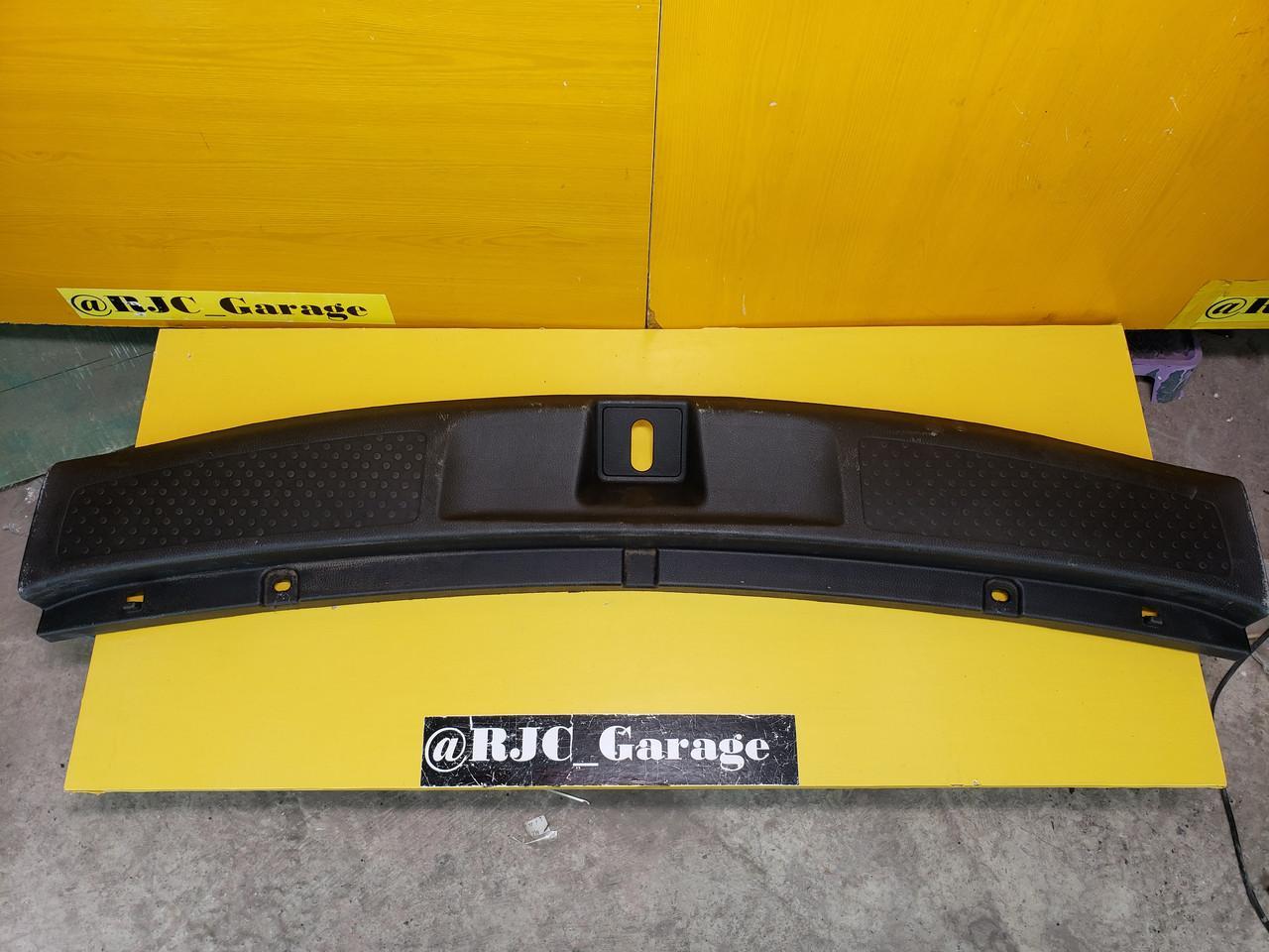 Накладка/обшивка пластикова/ багажника / задня панель 84640-STK-A01ZA Acura RDX 07-12
