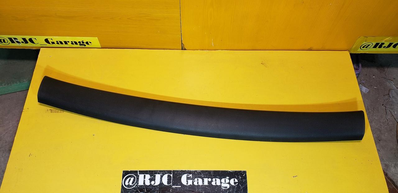 Обшивка кришки багажника верхня над склом Acura RDX 07-12 84443-STK