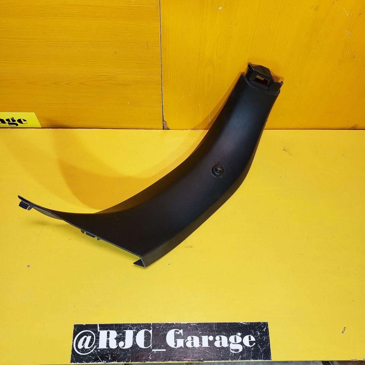 Обшивка кришки багажника верхня бічна Acura RDX 07-12 84485-STK
