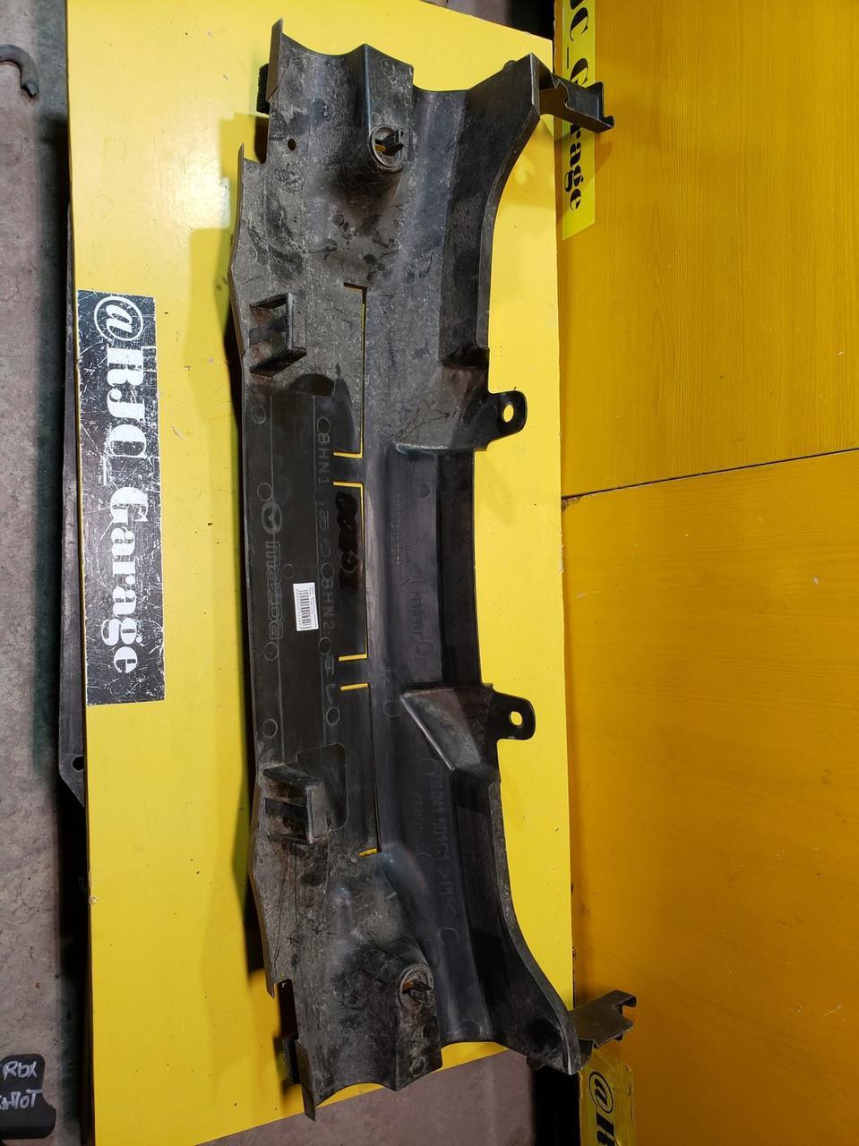 Опора Радіатора / Повітряний Дефлектор BHN1501C0 Mazda 3 (BM/BN) 14-18