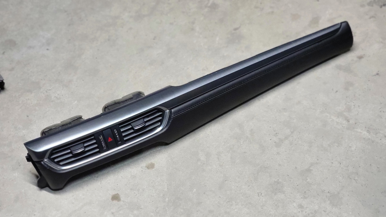 Накладка повітропровід торпедо GMG555256 MAZDA 6 GJ 12-20 (02155)