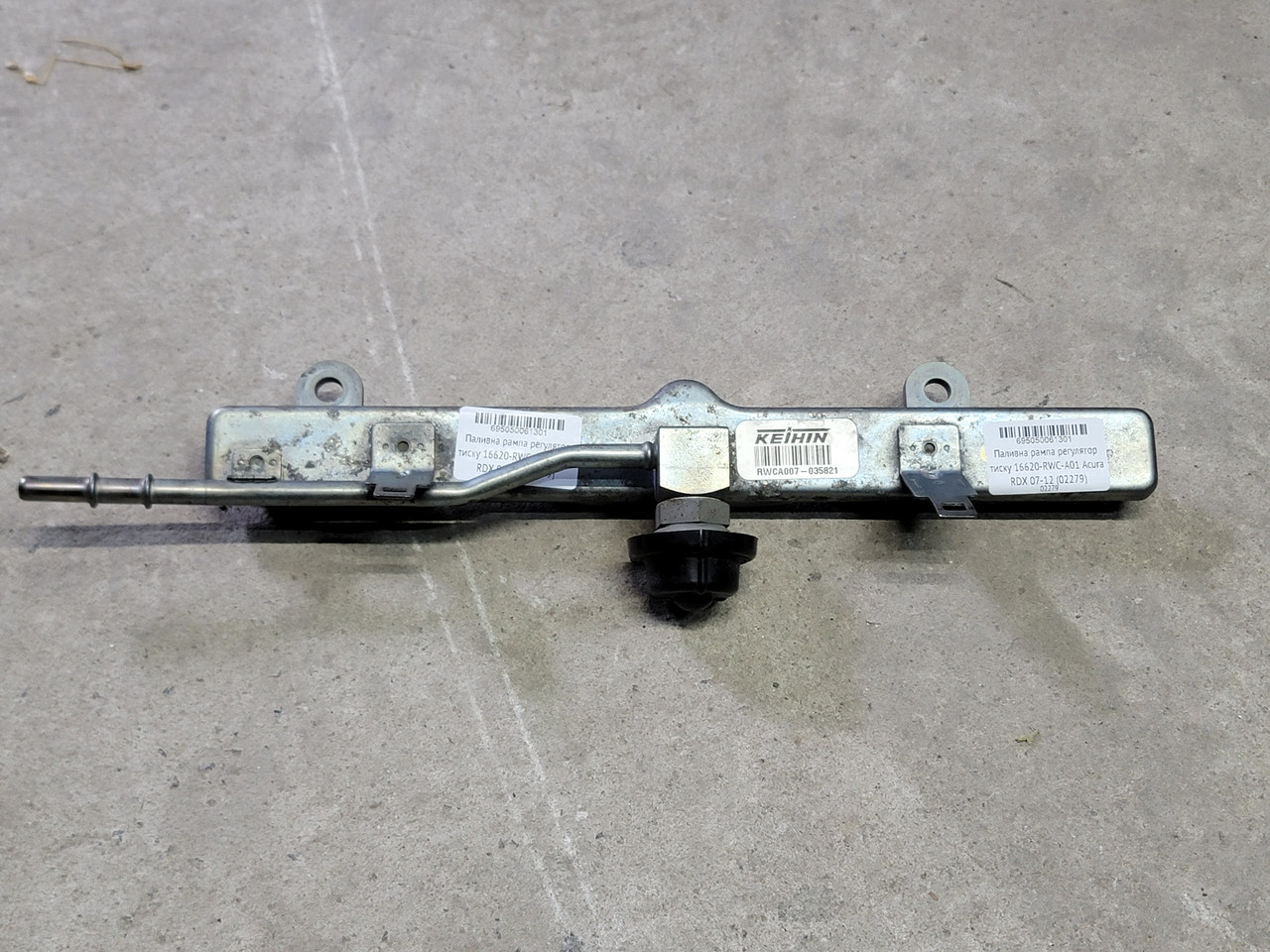 Паливна рампа регулятор тиску 16620-RWC-A01 Acura RDX 07-12 (02279)