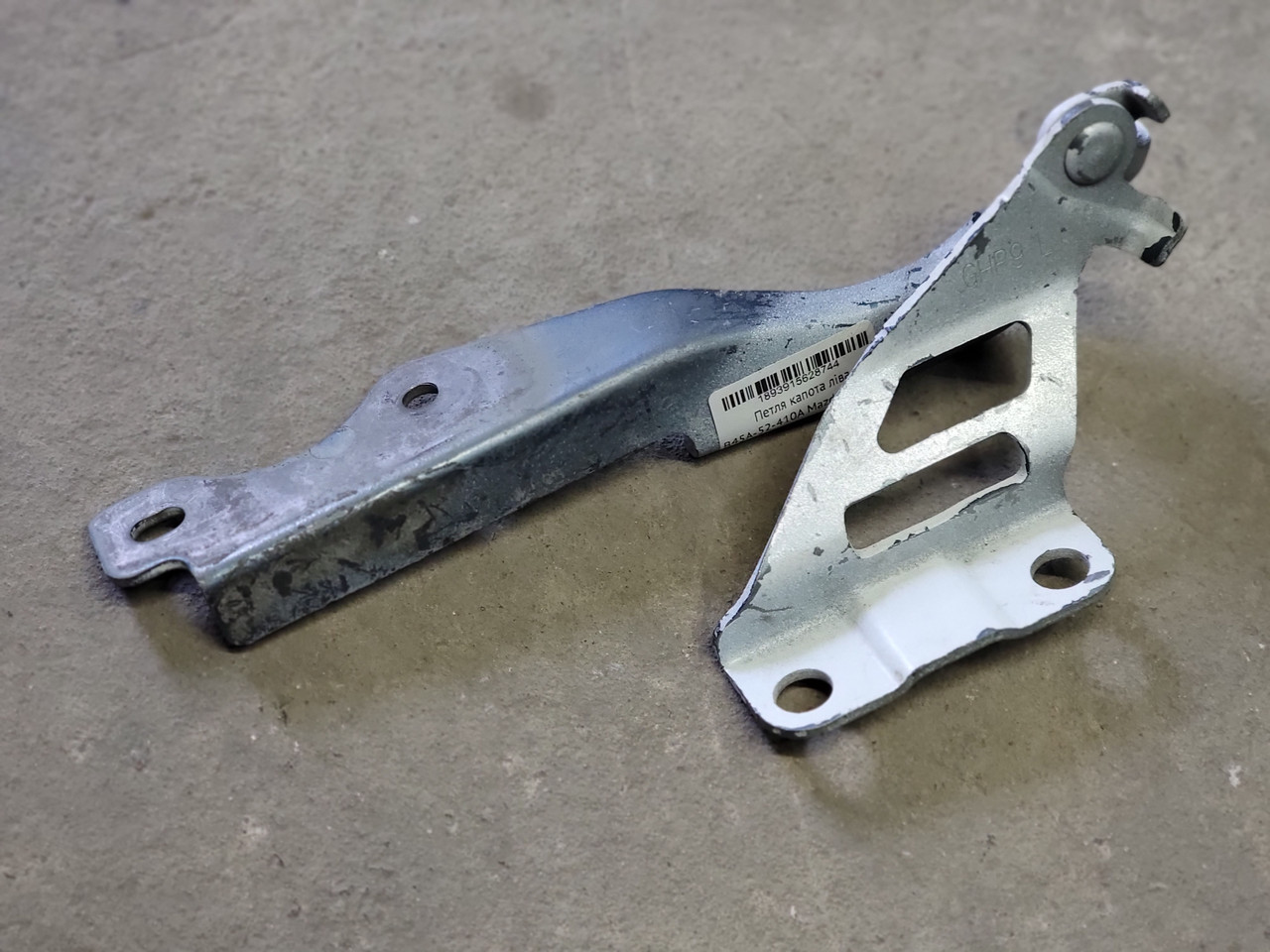 Петля капота ліва B45A-52-410A Mazda 3 14-18 BM (02476)