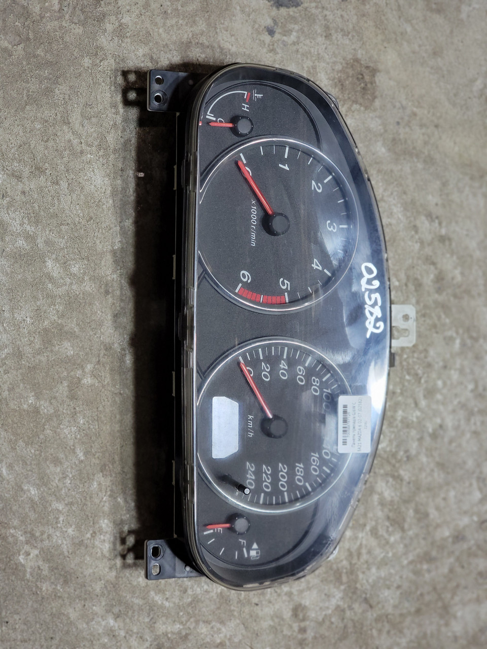Щиток приладів МКПП Mazda 6 (GG) 2003-2007 GJ6R55471B (02582)