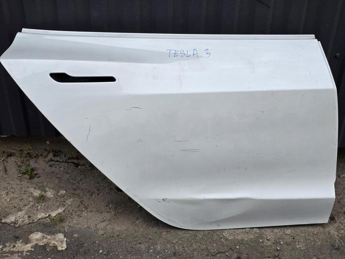 Двері голі задня права Tesla Model 3 18- 1081440-E0-C (02608)