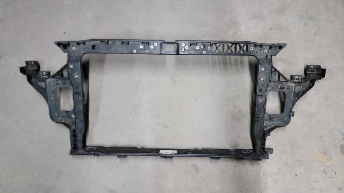 Передня панель (телевізор) для Kia Ceed III 64102J7000 (02633)