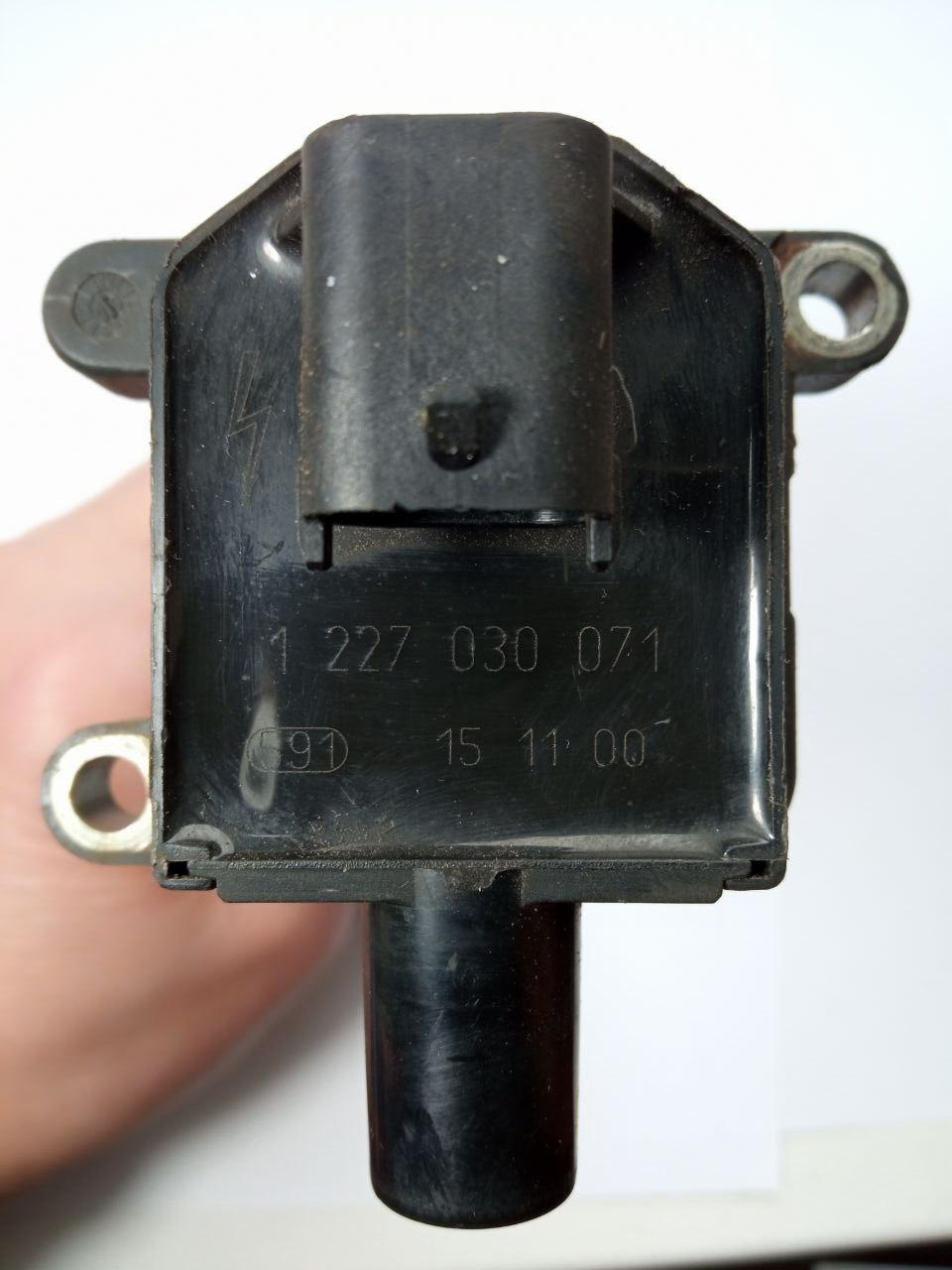 Катушка запалювання Alfa Romeo 166 Bosch 1 227 030 071 / 1227030071 / 15 11 00 / 151100