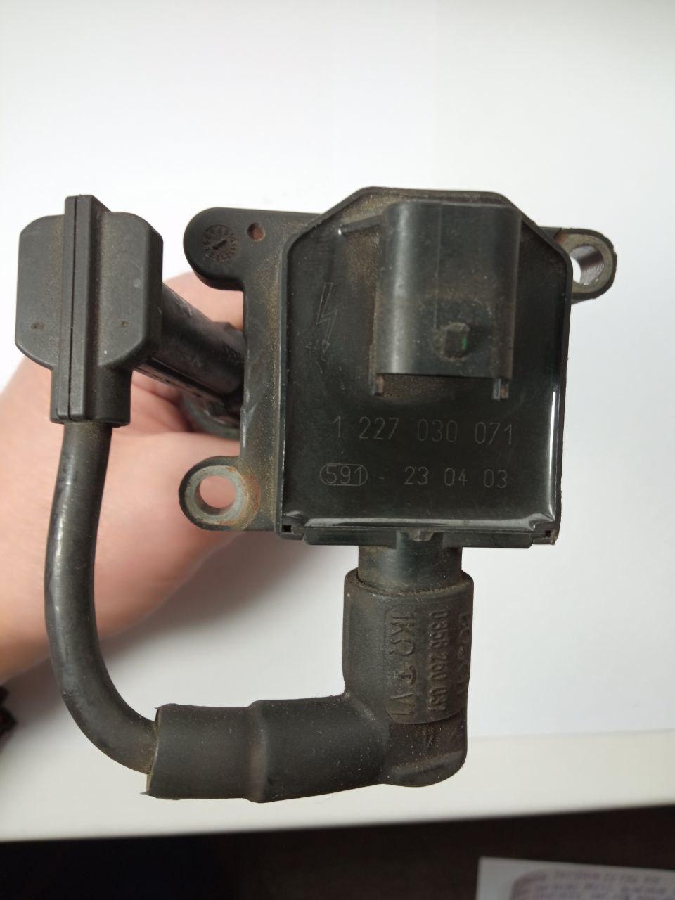 Катушка запалювання Alfa Romeo 147 Bosch 1 227 030 071 / 1227030071 / 23 04 03 / 230403