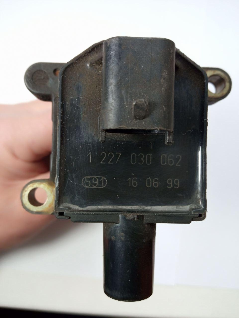 Катушка запалювання Bosch 1 227 030 062 / 1227030062 / 16 06 99 / 160699, фото 1