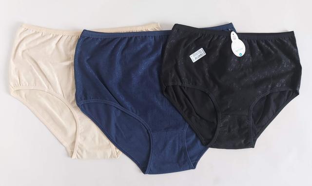 фотографія жіночі труси високої посадки великого розміру