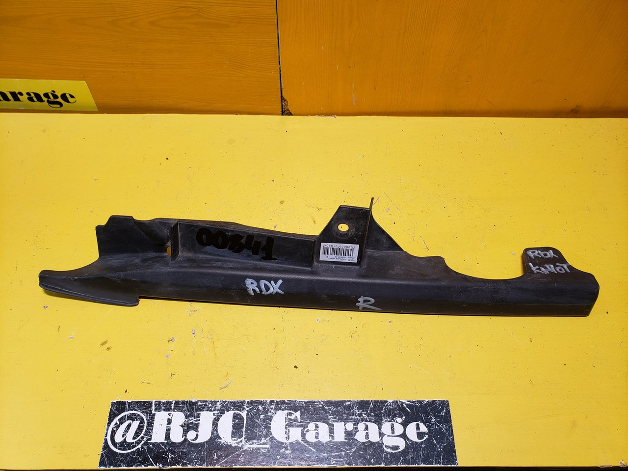 Накладка переднього крила права Acura RDX 07-12 74206-STKA